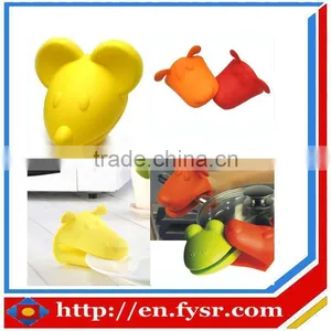 Silicone Heat Resistant Gloves thumbnail-1
