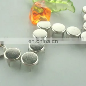 Metal Round Stud With Prongs thumbnail-1