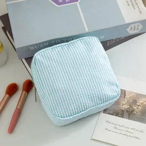 Grosshandel von Blasengaze-Make-up-Beutel, Reisetasche, Damenbindenbeutel, gestreifter Aufbewahrungsbeutel thumbnail-5