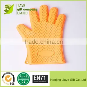 Dotted Heat Resistant Silicone Bbq Gloves thumbnail-4