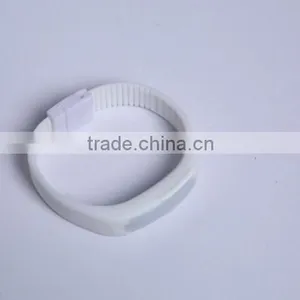 Made in China LED Energy Silicone and Digital Colorful Led Bracelet Watch thumbnail-3