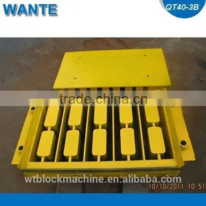Mobile Concrete Hollow Block Molding Machine Price QT40-3A thumbnail-3