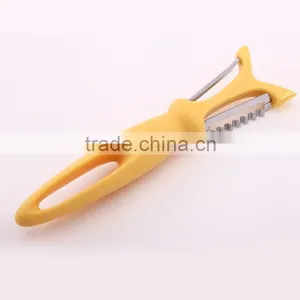 Double Blade Plastic Serrated Orange Vegetable Peeler thumbnail-1