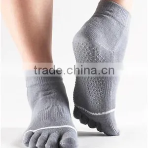 Cotton Ankle Toe Anti Slip Yoga Socks for Men thumbnail-1