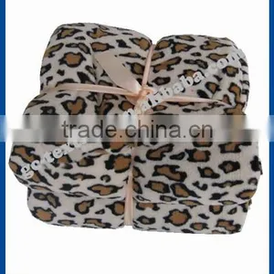 Leopard Skin Printed Coral Fleece Blanket thumbnail-1