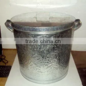 Galvanized Trash Can With Cover thumbnail-1