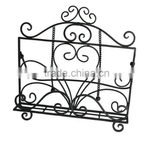 Metal Magazine Rack thumbnail-1