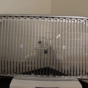 OE Member 8084221Truck Grille Truck Body Parts Grill 8082991 8083095 S18658 8072818 8083086 8072865 20457164 For Volvo VNM VNL thumbnail-2