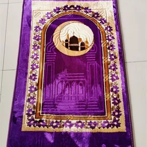Decorative Use Mosque Carpet in Customized Muslim Prayer Mat thumbnail-4