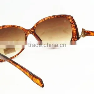 Latest Fashion Italian Designer Brand Sunglasses With Yourself Logo thumbnail-5