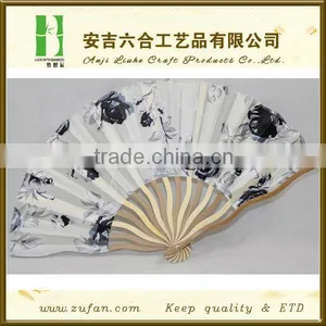 Japanese Style Curve Ribs Bamboo Cloth Fan thumbnail-1