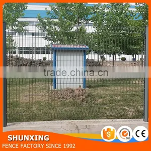 Made in China Hot Sale Hot Dip Welded Mesh for Fencing thumbnail-1