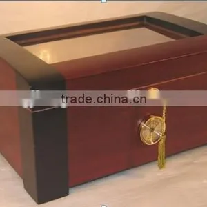 Wooden Cigar Box thumbnail-1