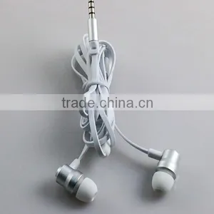 2015 Fashionable Plastic Wired Earphone thumbnail-2