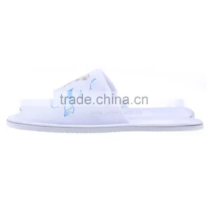 Special Design Washable Winter House Embossed Logo Slipper thumbnail-5