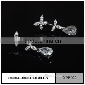 Mens Earring Tanishq Diamond Earrings thumbnail-5