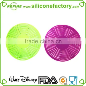 Silicone Wine Bottle Holder and Mat With OEM/ODM Design thumbnail-1
