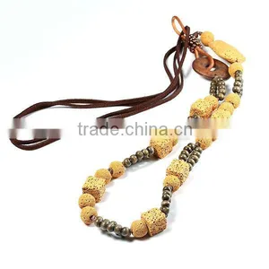 Half Jewels in China Large Stone Necklaces thumbnail-1