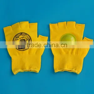 Cheering Clap Noisemaker Gloves thumbnail-1