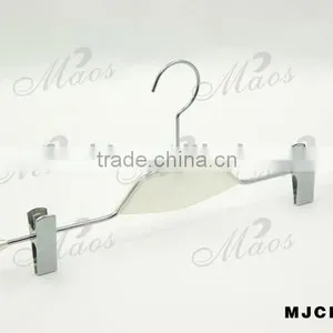 Metal Hanger thumbnail-1