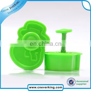 Plastic Snowman Design Green Color Cookie Cutter thumbnail-1