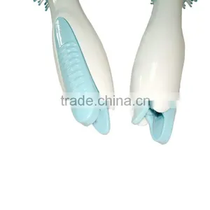 Professional Plastic Hair Brush With Clips thumbnail-2
