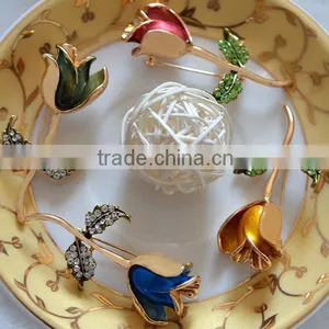 2015 Newest Dry Painting Decorative Crystal Flower Rose Brooch thumbnail-3