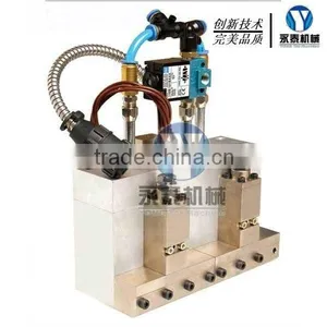 Hot Melt Glue Machine to Use Women's Sanitary Napkins thumbnail-2