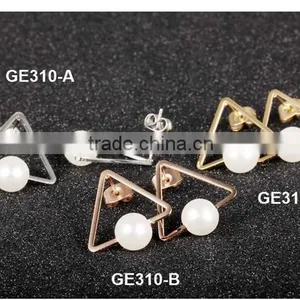 Wholesale Fashion Jewelry for Ladies Triangle Shell Pearl Earring thumbnail-5