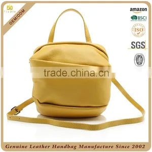 Guangzhou OEM Factory Women Duffel Bag Leather Travel Bag Ksnapsack Backpack Genuine Leather Hot Shot Backpack Bag for Lady thumbnail-6