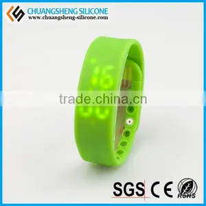 Outdoors Sports Accessory Pedometer, Silicone Wristwatch thumbnail-5
