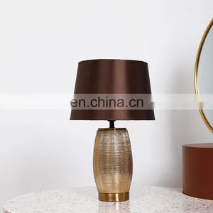 China Factory Direct Sale Home Decor Living Room Porcelain Vintage Gold Table Lamp for Hotel thumbnail-2