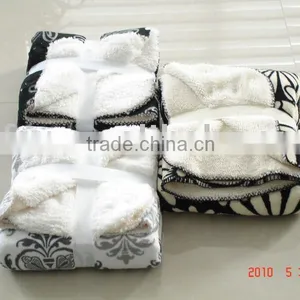 100%polyester Printed Coral Fleece and Sherpa Blanket thumbnail-1