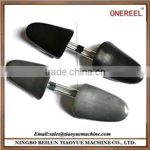 Plastic Shoe Stretcher thumbnail-1