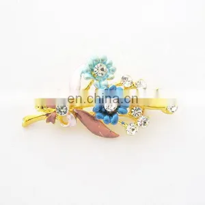 Ally Express Fashion Jewelry Party Accessory Personalized Diamond Three Flowers and Crystal Rhinestone Brooch thumbnail-1
