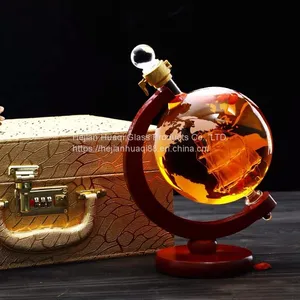 China - Made Shaped Glass Craft Decanter Without Lead and Mercury Safety and Health thumbnail-1
