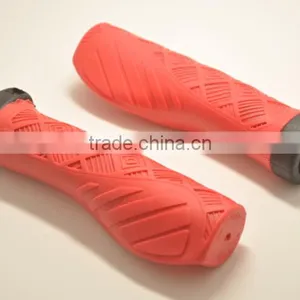 Patent New Design 2015 TPR PVC Ergonomics Human Engineering Super Soft Lock Handlebar Bicycle Grip thumbnail-2