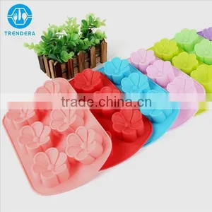 Pretty Flower Shaped Cake Baking Pan thumbnail-4