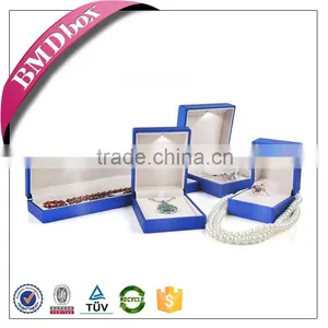 Exquisite Colorful Plastic Ring Box Jewelry With Led Light thumbnail-3
