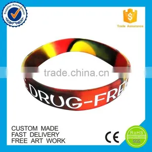 2016 Newest China Custom Amazing Embossed Wristband Silicone thumbnail-6