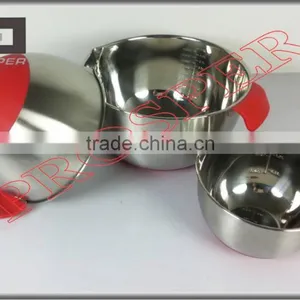 Stainless Steel Mixing Bowl With Silicone Handle and Calibration thumbnail-2