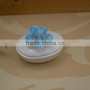 New Item White Porcelain Jewel Box With Red Flower Shape Design thumbnail-4