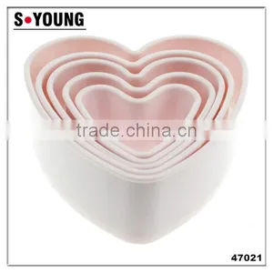 47021 Heart Shaped Plastic Cake Divider Cutter thumbnail-1