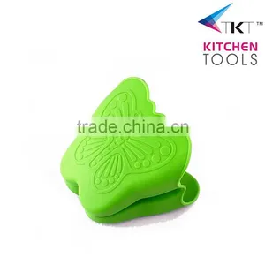 Butterfly Shaped Silicone Mitt Heat Shielding Gloves Oven Protection Mitt thumbnail-1