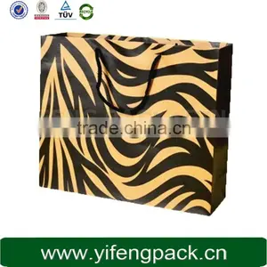 Low Price Popular Glossy Lamination White Colour Elegant Newest Advertising Shopping Paper Bag in Guangdong thumbnail-4