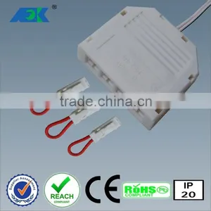 RoHs E27 Led Bulb 12V Loop Plug Connector Circuit Breakers for Led Serial Distributor Boxes thumbnail-3