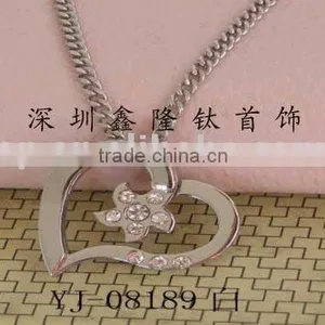 TC43 Fashion Heart-shaped Titanium Pendant Heart Pendant thumbnail-1