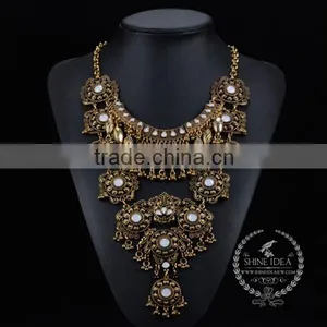 High Quality Vintage Rhinestone Chunky Statement Necklace Tin Alloy Fashion Women Pendant Necklace 6390066 thumbnail-2