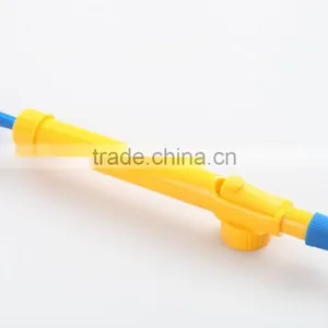 Bee Keeping Sprayer Hot Sale Bee Sprayer Tools Hive Frame Feeder Sprayer for Beekeeping Equipment thumbnail-1