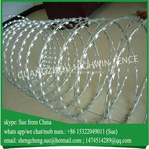 9 Gauge Chain Link Fence Airport Fence Price With Razor Barbed Wire thumbnail-1